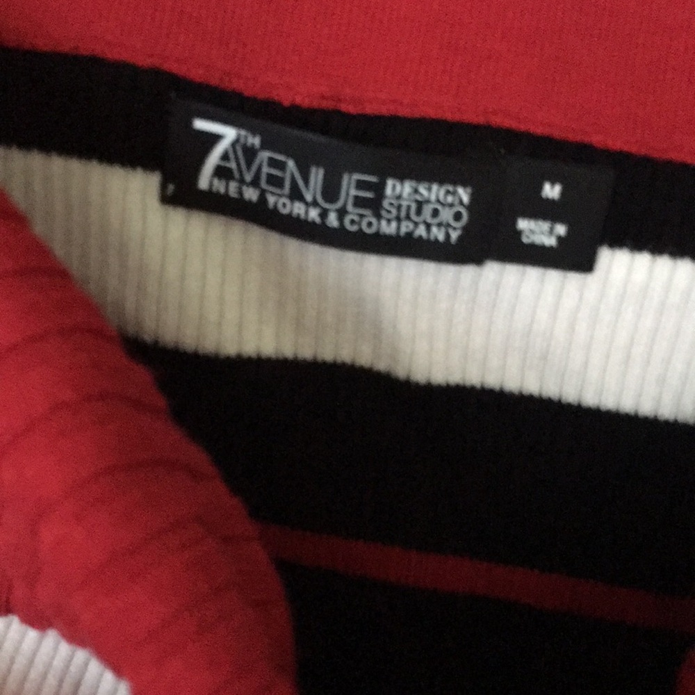 Tops - Picture 3 of 4